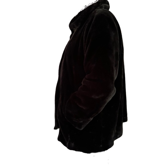 Fur is always in! Sz 2X Black Faux Fur 3/4 Length Jacket w/Dust Cover, EUC. - Picture 4 of 8